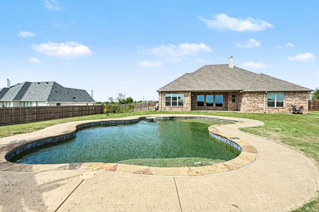 104 Stanford Lane, Springtown, TX 76082