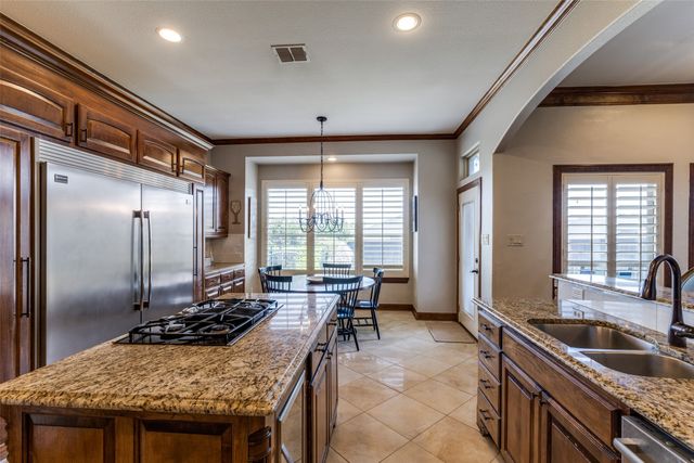 8813 Summit Point Court, Fort Worth, TX 76179
