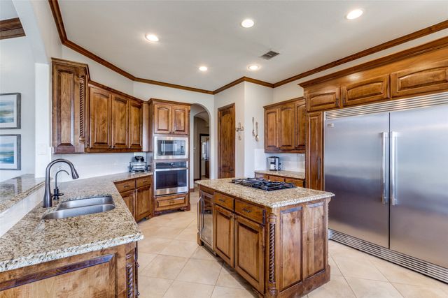 8813 Summit Point Court, Fort Worth, TX 76179