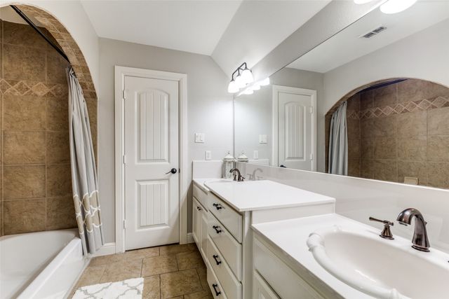 8813 Summit Point Court, Fort Worth, TX 76179