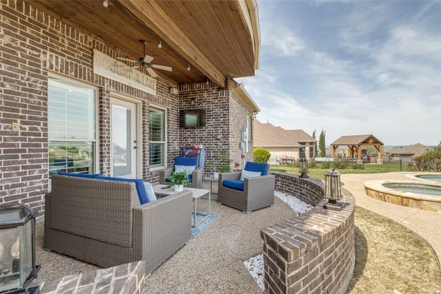 8813 Summit Point Court, Fort Worth, TX 76179