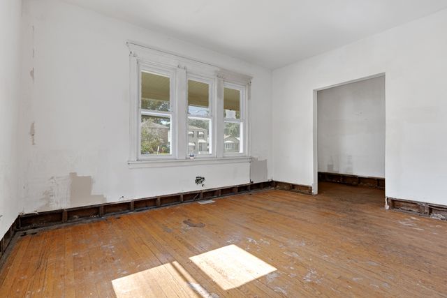 9311 S Vanderpoel Avenue, Chicago, IL 60643