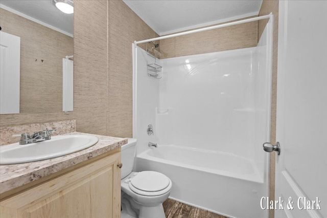 6900 Knottypine Street NE, Rockford, MI 49341