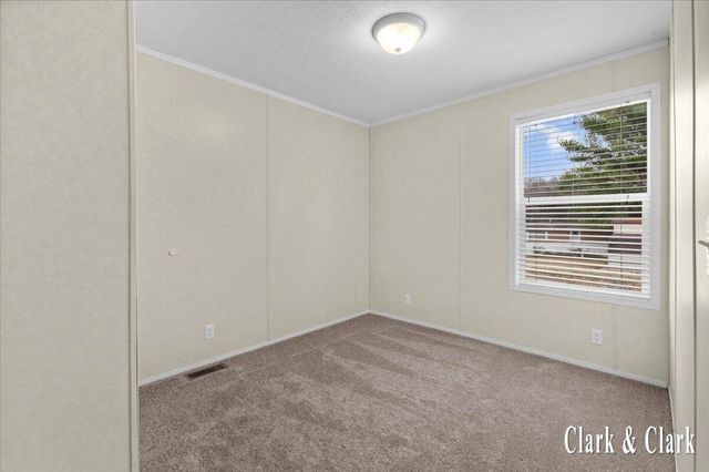 6900 Knottypine Street NE, Rockford, MI 49341