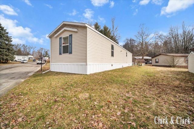 6900 Knottypine Street NE, Rockford, MI 49341