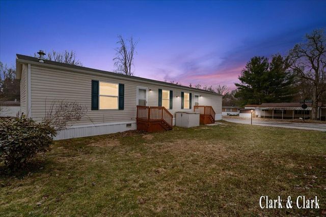 6900 Knottypine Street NE, Rockford, MI 49341