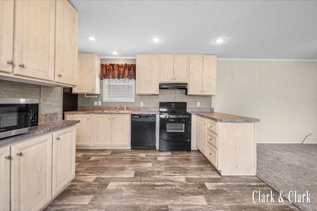 6900 Knottypine Street NE, Rockford, MI 49341