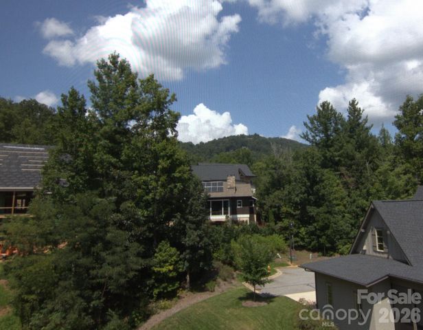 47 Versailles Lane, Asheville, NC 28804