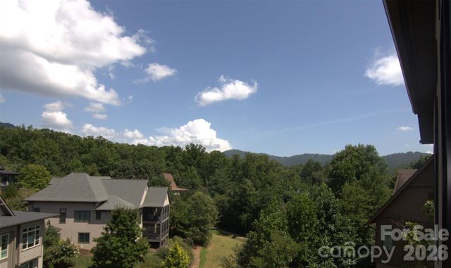 47 Versailles Lane, Asheville, NC 28804