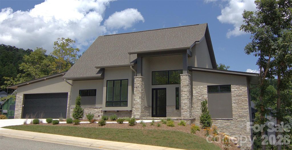 47 Versailles Lane, Asheville, NC 28804