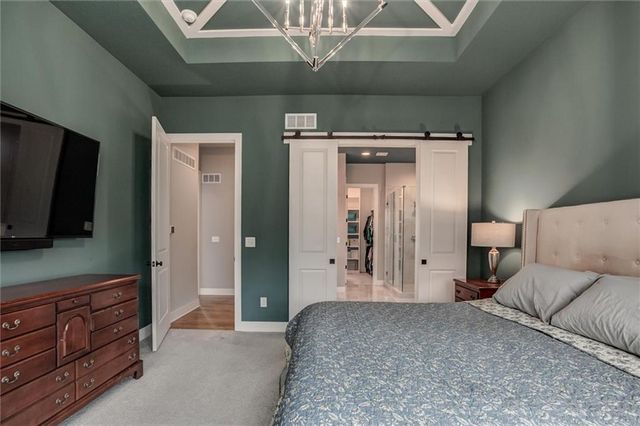 9750 Mcintosh Court, Parkville, MO 64152