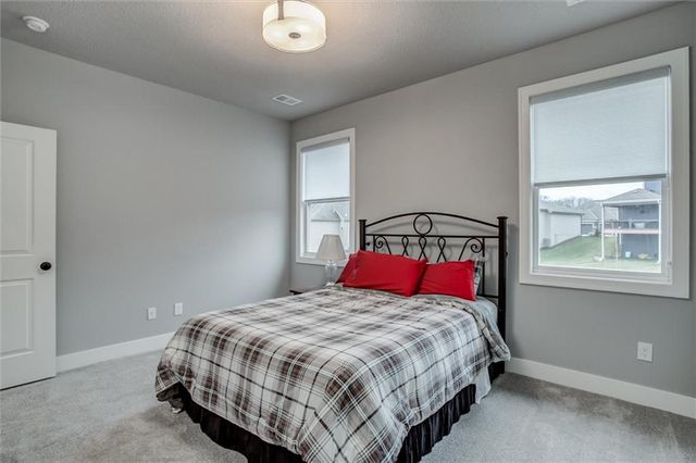 9750 Mcintosh Court, Parkville, MO 64152