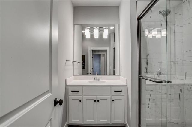 9750 Mcintosh Court, Parkville, MO 64152