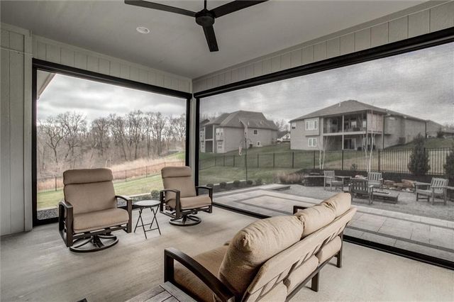 9750 Mcintosh Court, Parkville, MO 64152