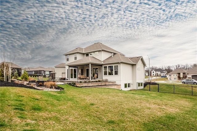 9750 Mcintosh Court, Parkville, MO 64152