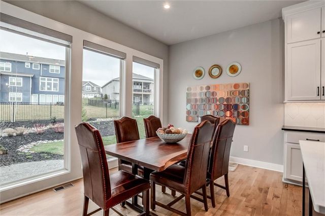 9750 Mcintosh Court, Parkville, MO 64152