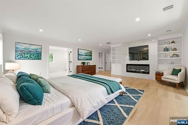 22 Northwood, Demarest, NJ 07627