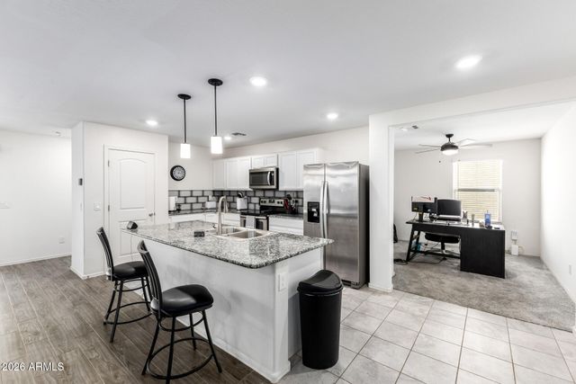 12652 W GLENN Drive, Glendale, AZ 85307