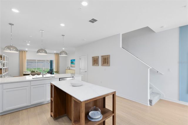 435 MEADOWLAND POINT, Oviedo, FL 32765