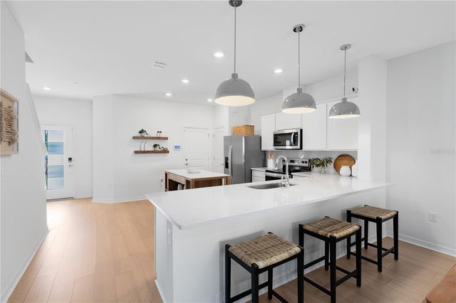 435 MEADOWLAND POINT, Oviedo, FL 32765