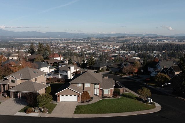 8904 N Bradbury St, Spokane, WA 99208