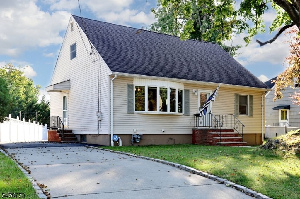 741 Pompton Ave, Cedar Grove Twp., NJ 07009 — exterior