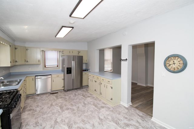 2604 Hillcrest Terrace, Evansville, IN 47712