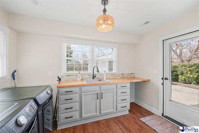 1819 Hazel Dr., Florence, SC 29501