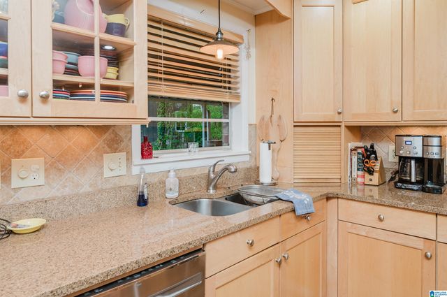 881 RIDGEWAY CIRCLE, Talladega, AL 35160