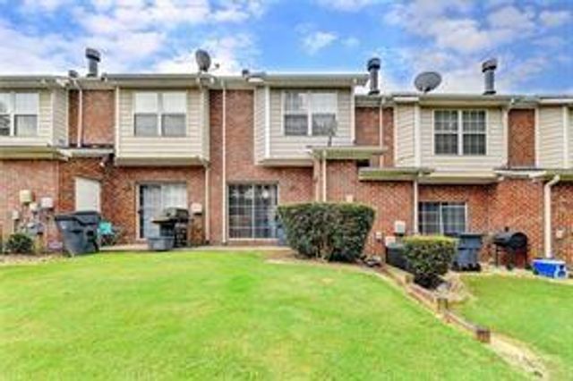 270 Paden Cove Trail, Lawrenceville, GA 30044