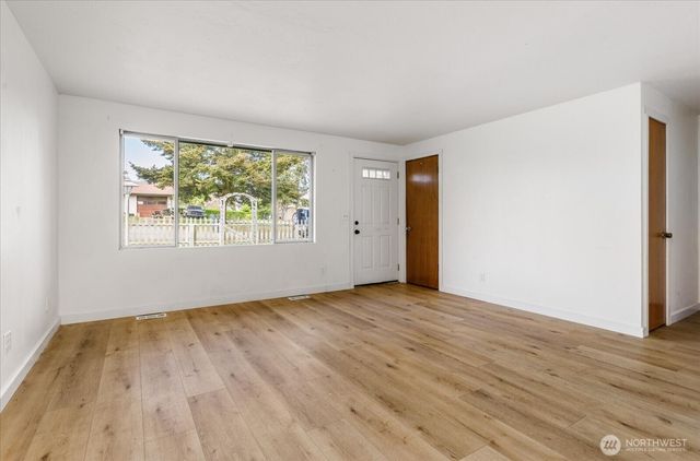 1167 Sparrow Drive, Oak Harbor, WA 98277