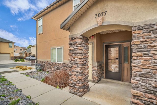 7077 S GREENSAND DR, West Jordan, UT 84084