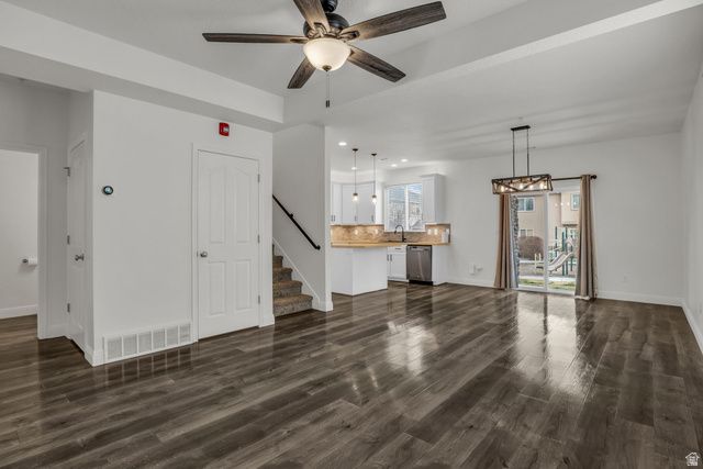 7077 S GREENSAND DR, West Jordan, UT 84084