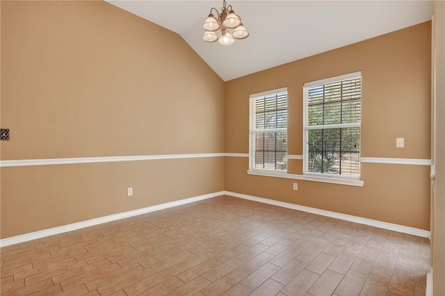 461 Augusta Dr, Rockport, TX 78382