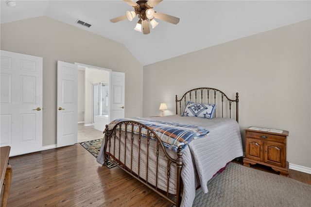 461 Augusta Dr, Rockport, TX 78382