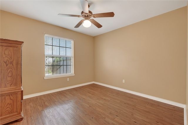 461 Augusta Dr, Rockport, TX 78382