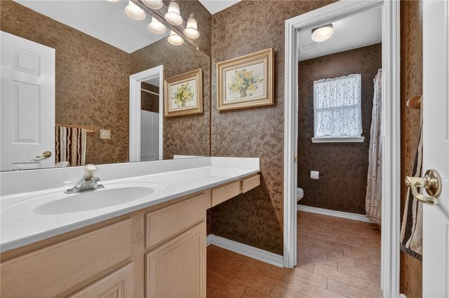 461 Augusta Dr, Rockport, TX 78382