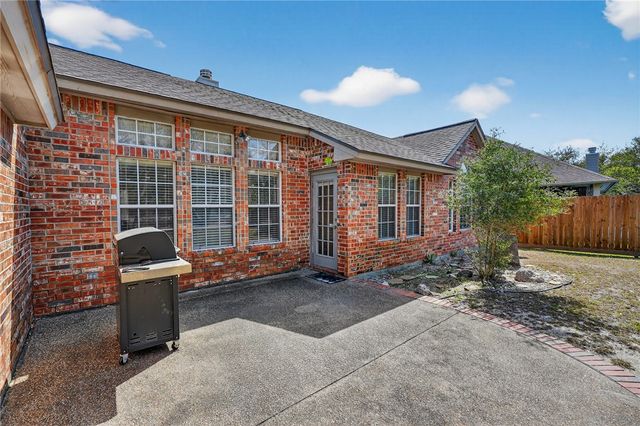 461 Augusta Dr, Rockport, TX 78382