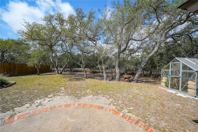 461 Augusta Dr, Rockport, TX 78382
