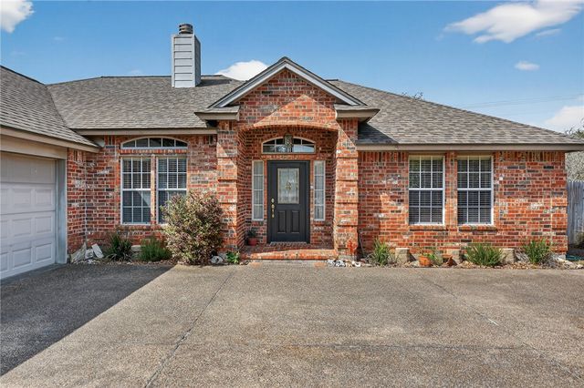 461 Augusta Dr, Rockport, TX 78382