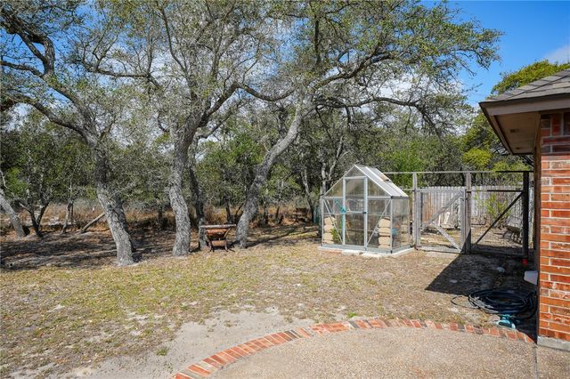 461 Augusta Dr, Rockport, TX 78382