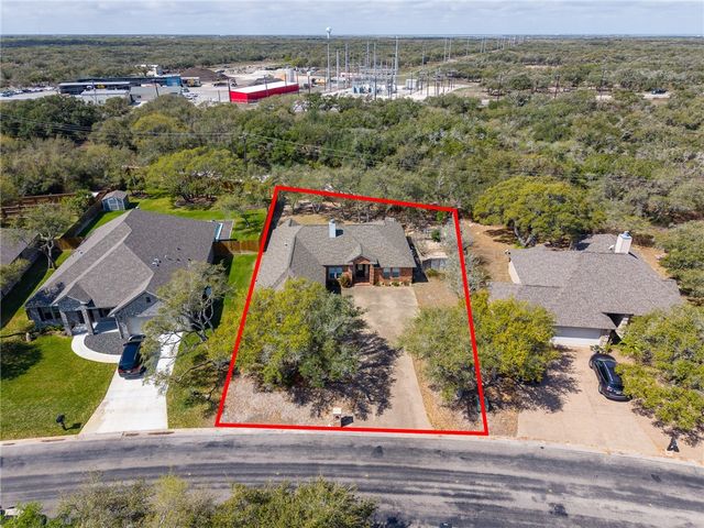 461 Augusta Dr, Rockport, TX 78382