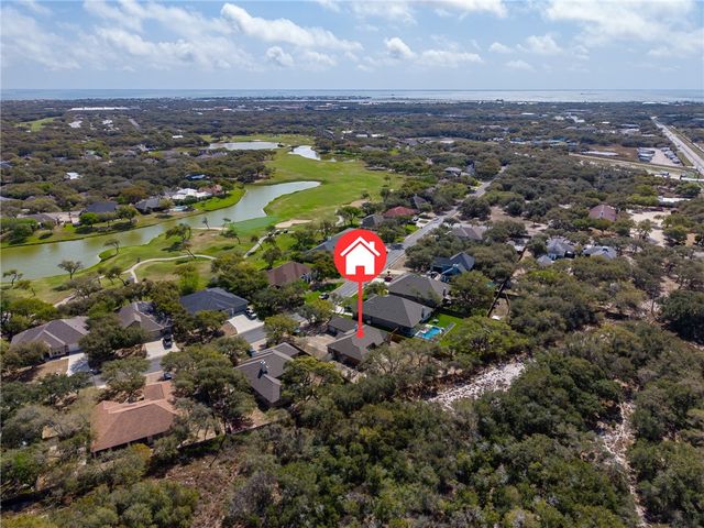 461 Augusta Dr, Rockport, TX 78382