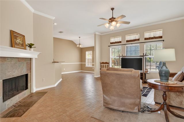 461 Augusta Dr, Rockport, TX 78382