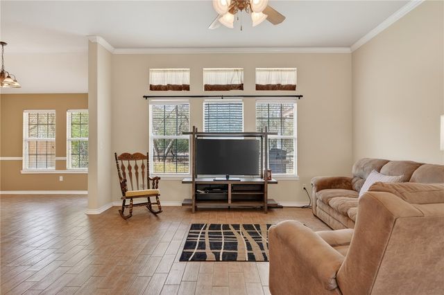 461 Augusta Dr, Rockport, TX 78382