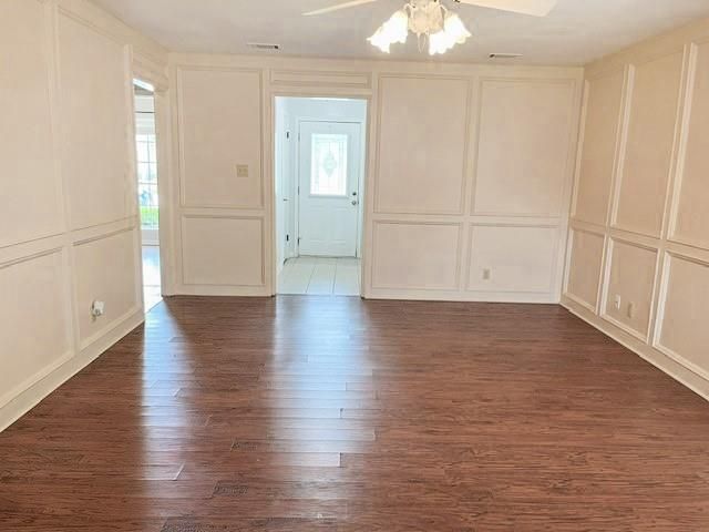 212 Dogwood Street, Lake Jackson, TX 77566