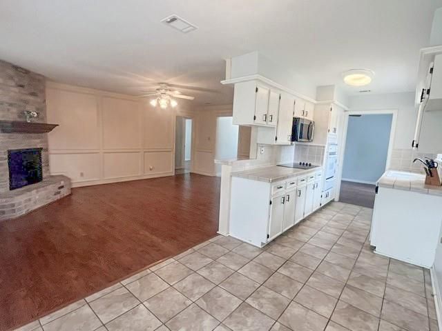 212 Dogwood Street, Lake Jackson, TX 77566