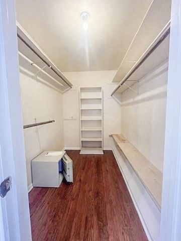 212 Dogwood Street, Lake Jackson, TX 77566