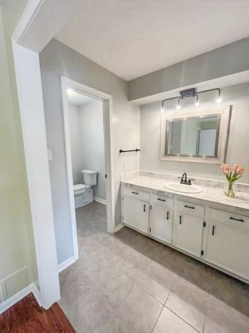 212 Dogwood Street, Lake Jackson, TX 77566