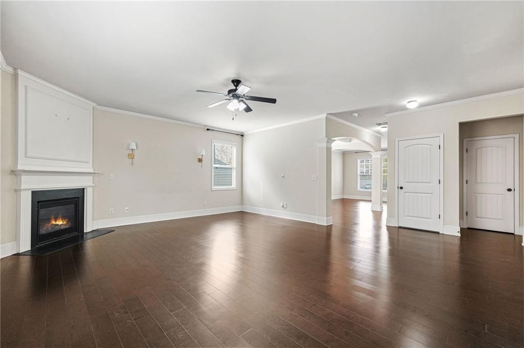 Image 10 of property listing at 1365 Delo Lane, Cumming, GA 30041